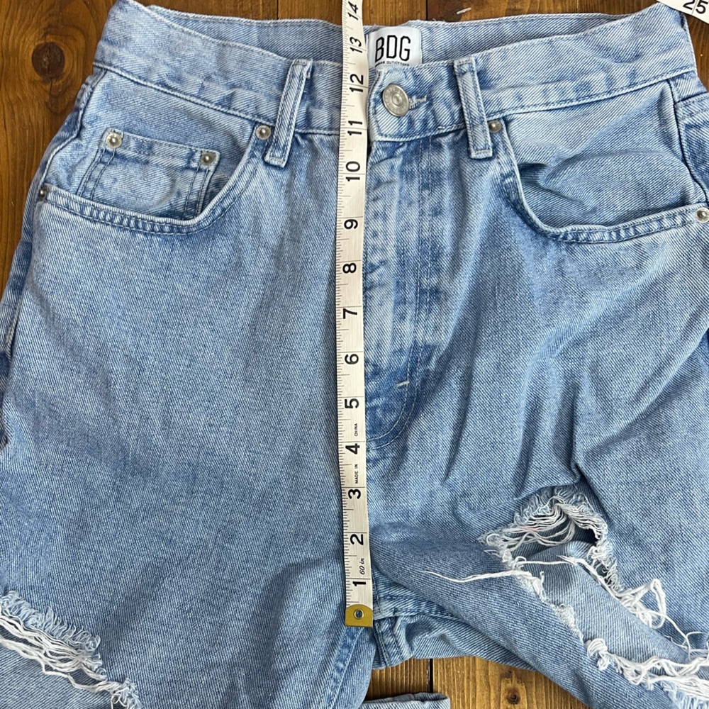 Urban Outfitters BDG size 28 high rise baggy jeans distressed - Picture 6 of 7